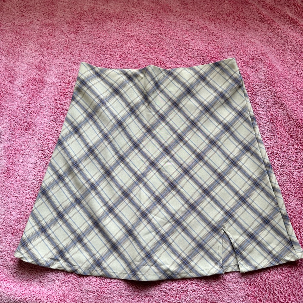 Green plaid skirt like unif
